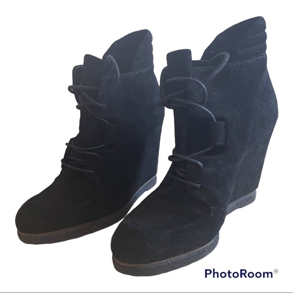 Stuart Weitzman Kidstuff Black Suede Lace Up Wedge Bootie 7 - Picture 2 of 6